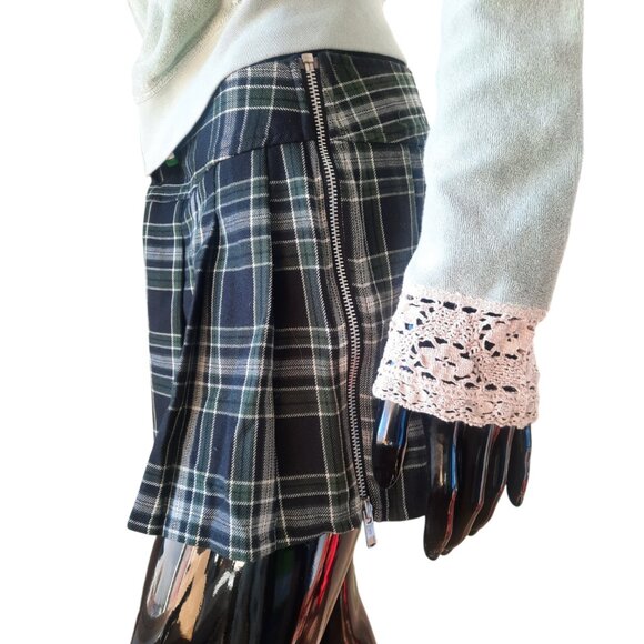 Vintage Y2K Lip Service Plaid Pleated Mini Skirt | Made in USA | Size Medium - Picture 8 of 16